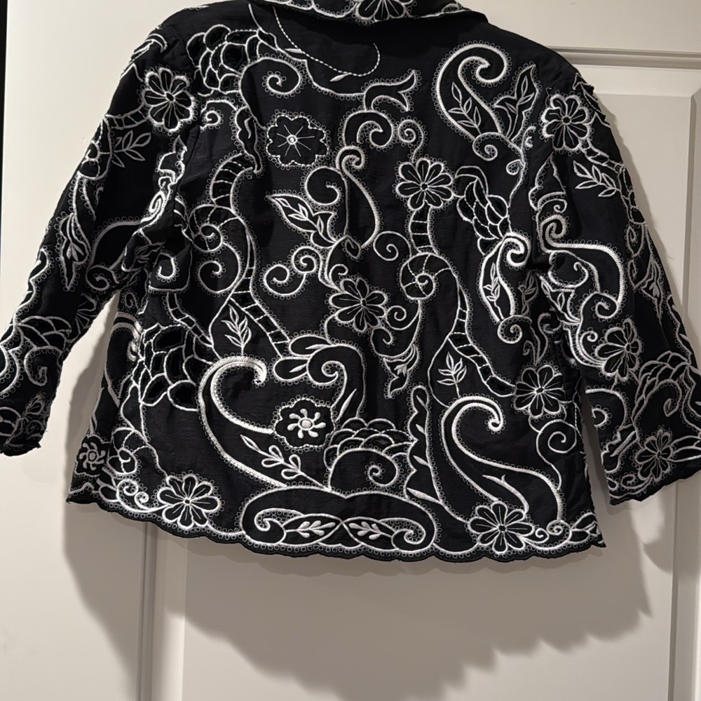 Coldwater Creek beautiful embroidered jacket. Size 10